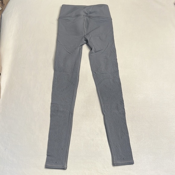 43. Lululemon Reveal Tight *Zen Expression Solar Grey - Picture 3 of 6